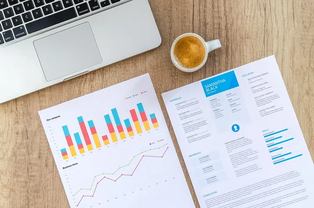chart, graph, finance, financial, coffee cup, wallpaper 4k, data, stats, space wallpaper, investment, man, beautiful wallpaper, 4k wallpaper, free wallpaper, hd wallpaper, 4k wallpaper 1920x1080, hand, finger, person, mac wallpaper, empty, wood, windows wallpaper, paper, table, wooden, office, blank, business, background, note, space, document, notebook, above, white, page, desktop backgrounds, desk, workplace, pen, copy, coffee, free background, cup, work, paperwork, notepad, wallpaper hd, copyspace, pencil, view, meeting, desktop, laptop wallpaper, cool backgrounds, message, pad, sheet, texture, information, computer, write, technology, full hd wallpaper, laptop. Jak sprawdzić lokalną firmę przed pierwszą wizytą: rejestry, uprawnienia i adres